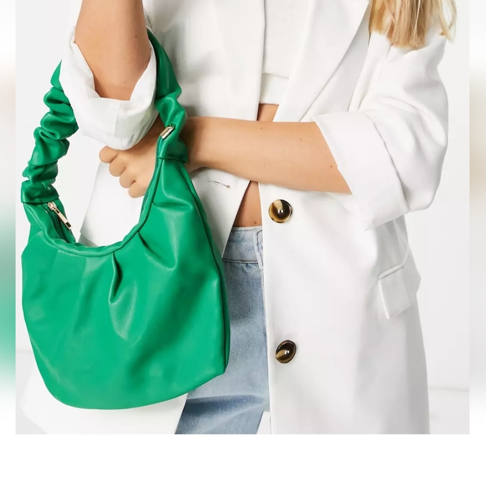 Glamorous croissants shoulder bag with ruched handle in green